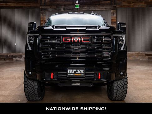 Used 2025 GMC Sierra 2500 AT4X image 4