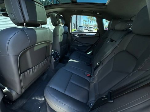 Used 2026 Porsche Macan AWD/4WD image 37