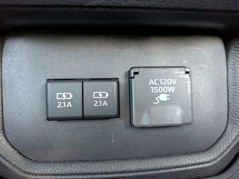 Used 2021 Toyota Highlander Limited image 13