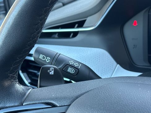 Used 2023 Chevrolet Bolt EUV Premier image 35