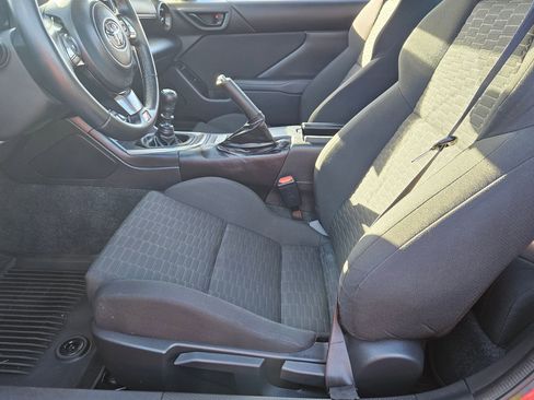 Used 2023 Toyota GR86 w/ ALL Weather Mat Package (TMS) image 13