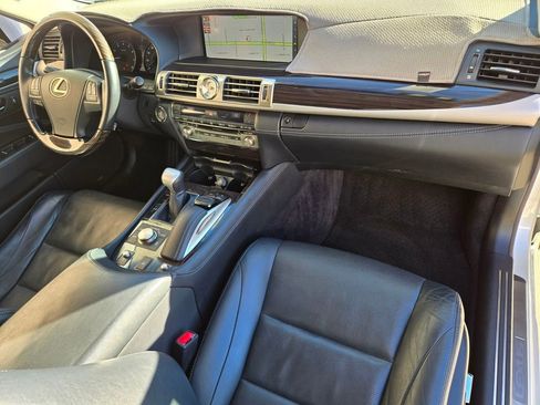 Used 2017 Lexus LS 460 image 21