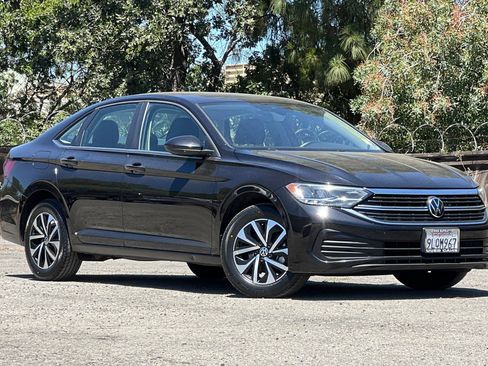 Used 2024 Volkswagen Jetta S FWD image 2