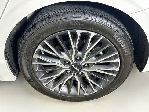 Used 2024 Kia Forte GT-Line w/ GT-Line Premium Package FWD image 11