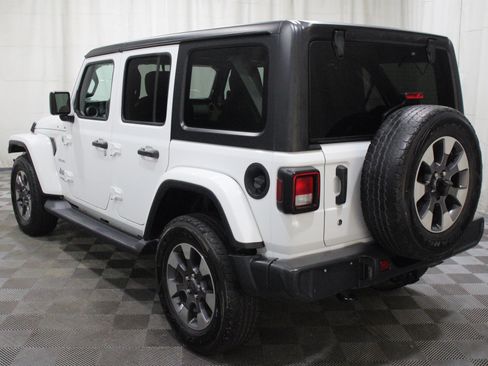 Used 2018 Jeep Wrangler Unlimited Sahara w/ Cold Weather Group AWD/4WD image 30