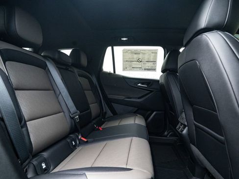 New 2026 Chevrolet Equinox LT w/ Convenience Package II image 15