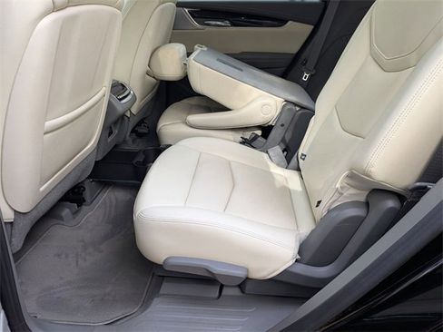 Used 2025 Cadillac XT6 Premium Luxury image 27