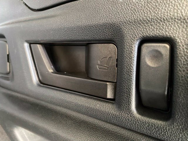 Used 2025 Subaru Outback Limited AWD/4WD image 9