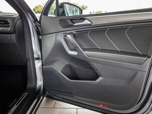 Certified 2023 Volkswagen Tiguan SE R-Line FWD image 17