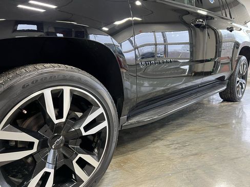 Used 2020 Chevrolet Suburban LT image 5