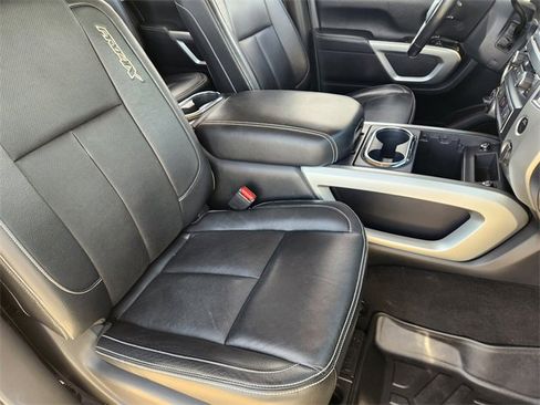 Used 2018 Nissan Titan PRO-4X w/ Pro-4x Convenience Package image 14