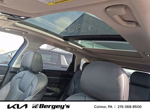 Used 2023 Kia Sorento SX image 17