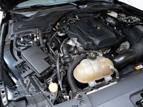 Used 2015 Ford Mustang Premium image 27