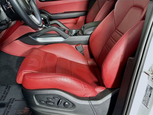 Used 2023 Porsche Cayenne Turbo image 22