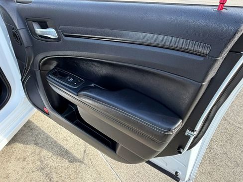 Used 2013 Chrysler 300 S RWD image 35