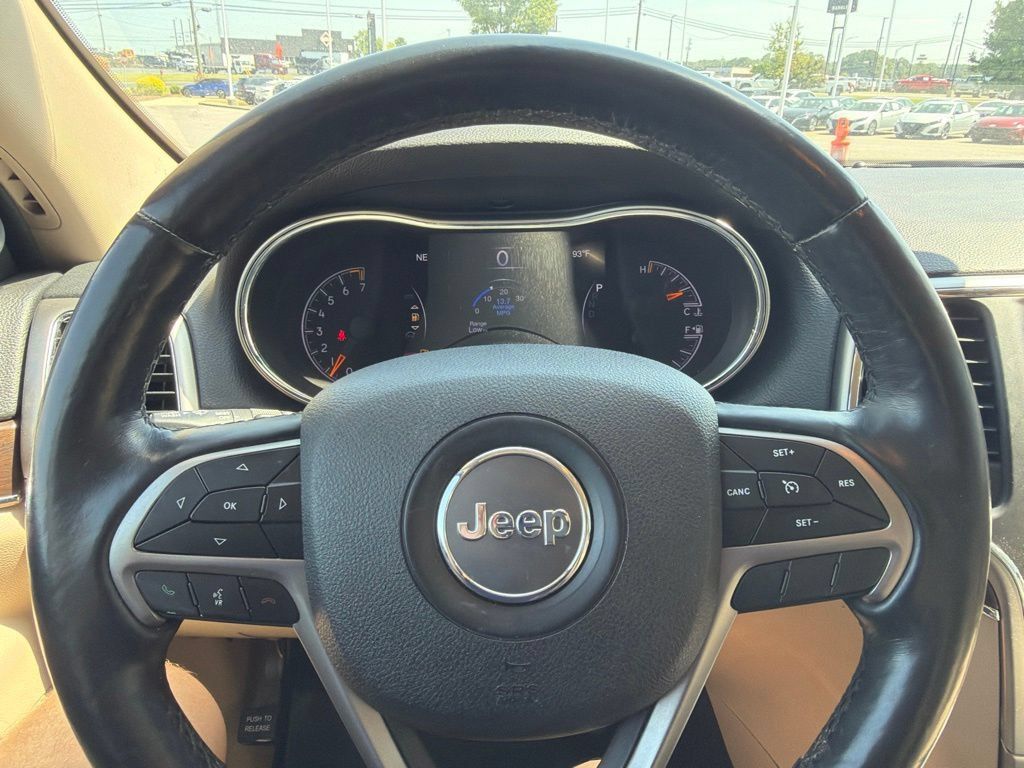 Used 2018 Jeep Grand Cherokee Limited AWD/4WD image 17