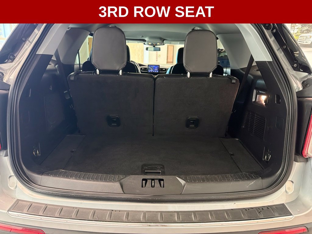 Used 2021 Ford Explorer Limited w/ Equipment Group 301A AWD/4WD image 18