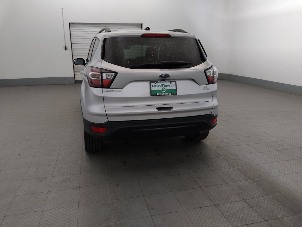 Used 2017 Ford Escape SE w/ SE Sport Appearance Package FWD image 6
