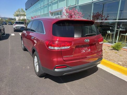 Used 2016 Kia Sorento LX image 19