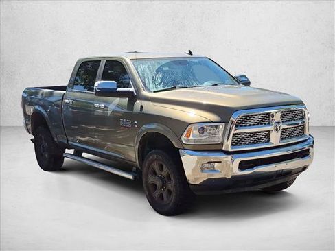 Used 2014 RAM 2500 Laramie w/ Convenience Group AWD/4WD image 3