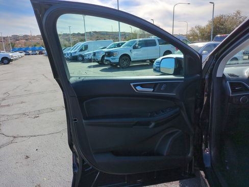 Used 2023 Ford Edge SEL image 12