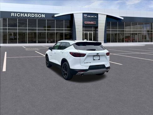 Used 2024 Chevrolet Blazer LT w/ Blazer LT Plus Package AWD/4WD image 3