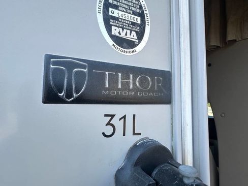 Used 2013 Ford E-450 and Econoline 450 Super Duty w/ Motorhome Prep Pkg image 18