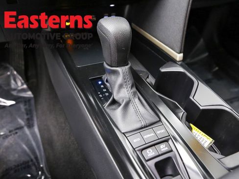 Used 2025 Toyota Camry LE image 13