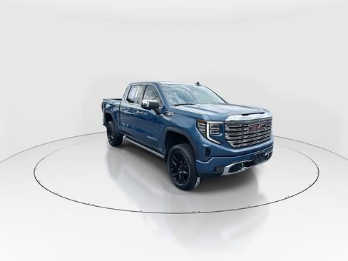 Used 2025 GMC Sierra 1500 Denali w/ Denali Reserve Package AWD/4WD image 2