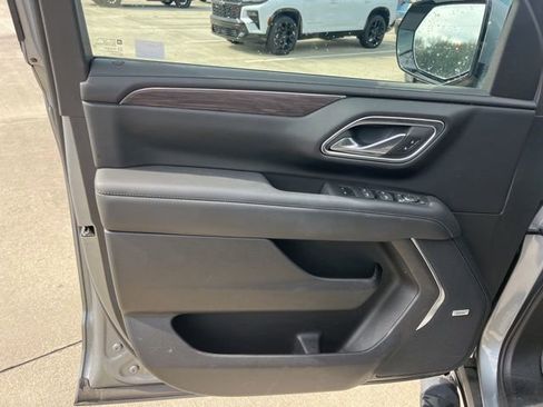 Used 2023 Chevrolet Tahoe Z71 w/ Luxury Package image 11