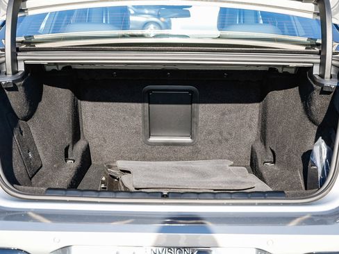 Used 2026 BMW 750e xDrive image 27