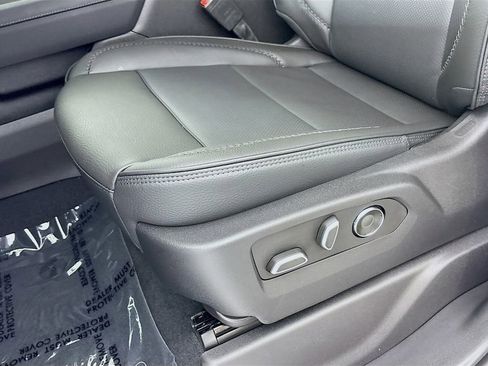 New 2025 GMC Sierra 3500 Denali w/ Denali Reserve Package image 19