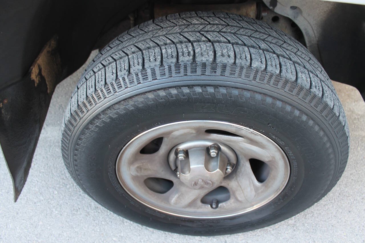 Used 1996 Dodge Ram 1500 Truck 2WD Club Cab image 12