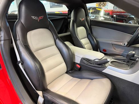 Used 2007 Chevrolet Corvette Coupe w/ Preferred Equipment Group RWD image 35