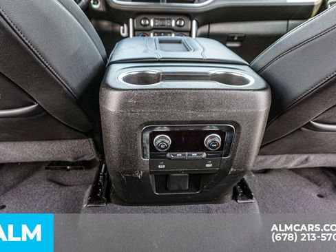 Used 2024 Chevrolet Suburban LT RWD image 33