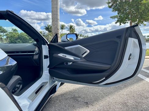 Used 2023 Chevrolet Corvette Z06 w/ Z07 Performance Package image 22