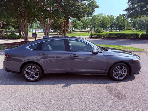 Used 2023 Honda Accord EX-L image 12