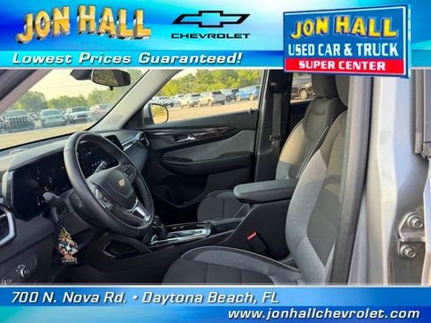 Used 2025 Chevrolet TrailBlazer LT w/ LT Cold Weather Package image 16