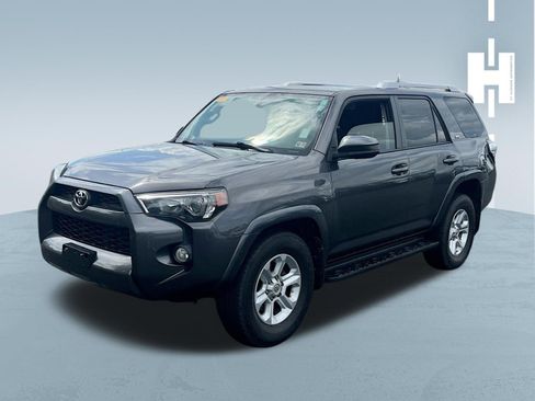 Used 2018 Toyota 4Runner SR5 RWD image 3