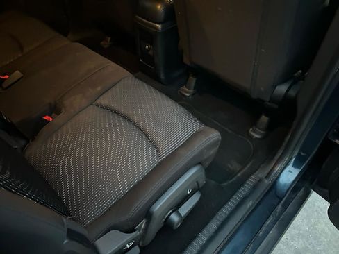 Used 2014 Dodge Journey SXT w/ Flexible Seating Group image 12