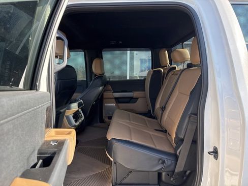 Used 2023 Ford F350 Lariat image 10