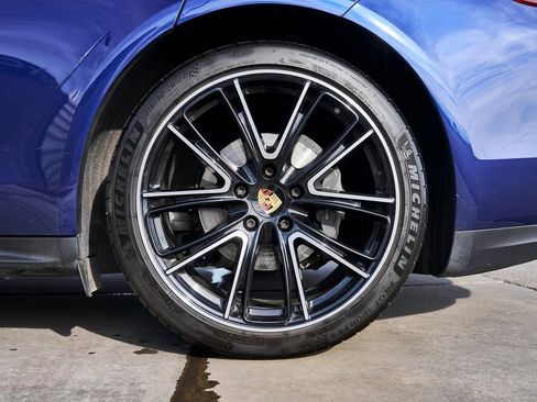 Used 2020 Porsche Panamera 4 image 19