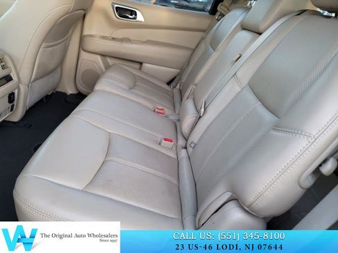 Used 2017 Nissan Pathfinder Platinum w/ Family Entertainment Package image 15