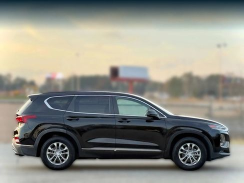 Used 2019 Hyundai Santa Fe SE image 7