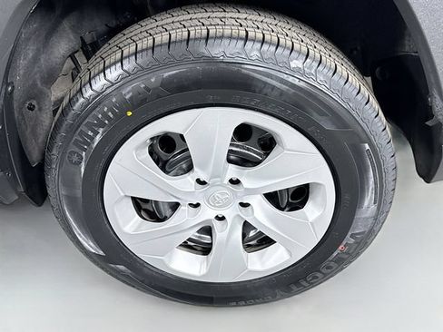 Certified 2024 Toyota RAV4 LE FWD image 31