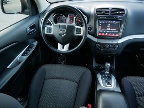 Used 2013 Dodge Journey SXT w/ Flexible Seating Group image 9