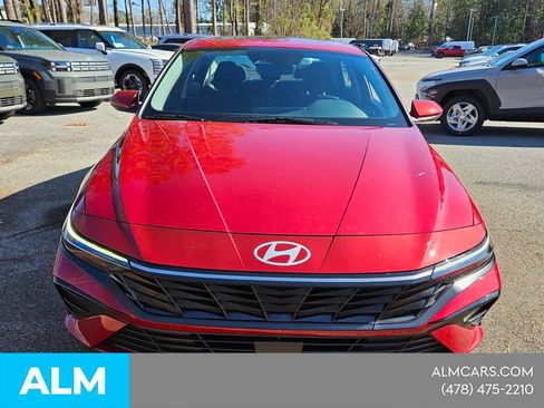 Used 2025 Hyundai Elantra SEL FWD image 3
