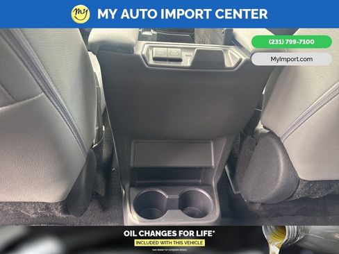 Used 2023 Toyota Sienna XLE FWD image 24