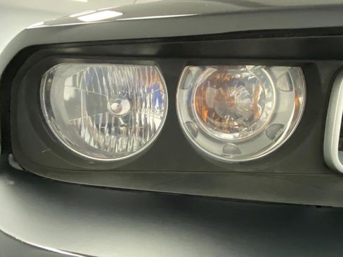 Used 2012 Dodge Challenger SXT image 10