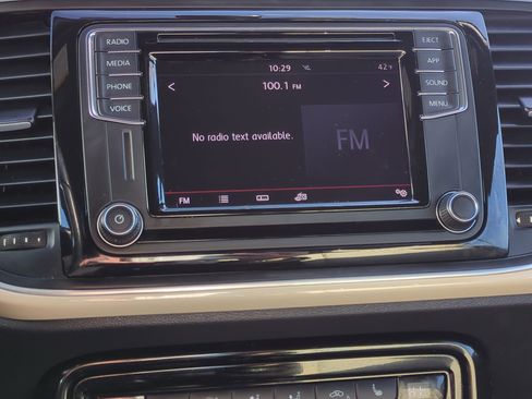 Used 2019 Volkswagen Beetle 2.0T S image 25